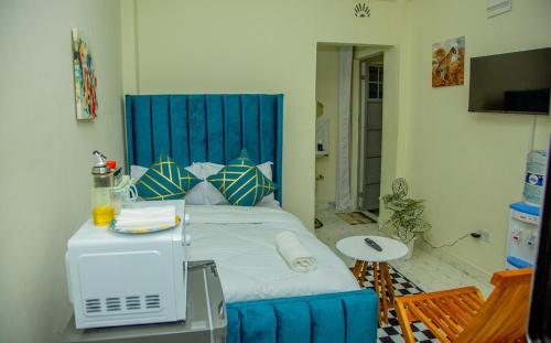 Turquoise Studio with free WIFI — 4-Star Luxury Hotel in Nanyuki, Kenya