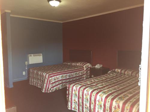 Avalon Motel - photo 13