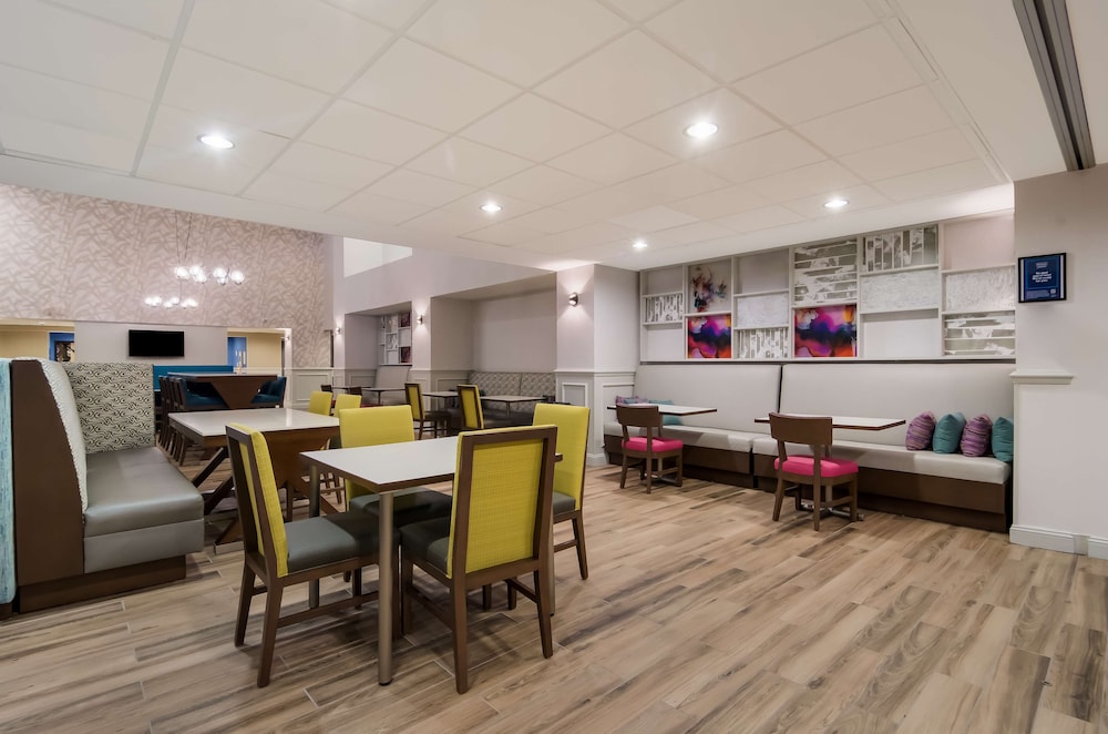 Hampton Inn Wilson Downtown - photo 39