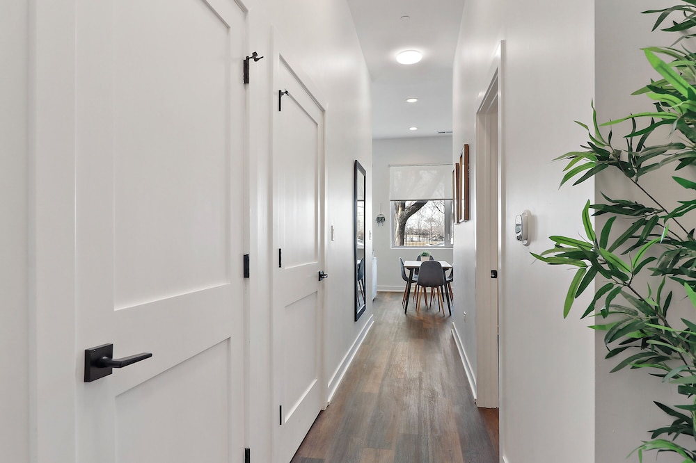 Stylish 4BR Stay State rep — 4-Star Luxury Hotel in Chicago, United States