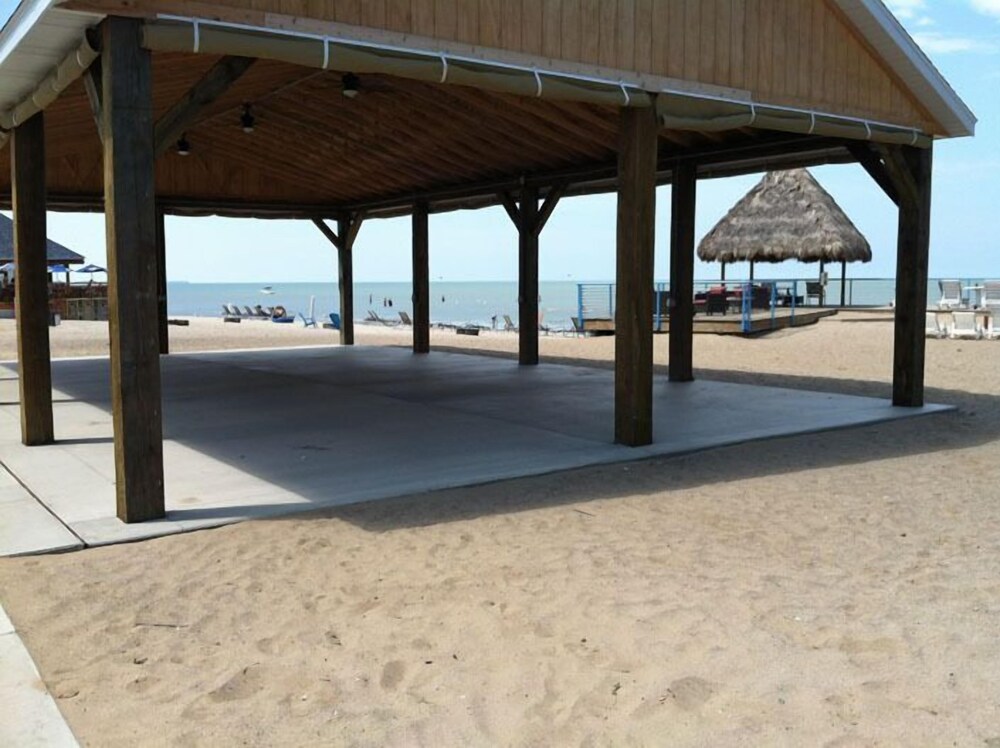 Beachfront Resort - photo 29