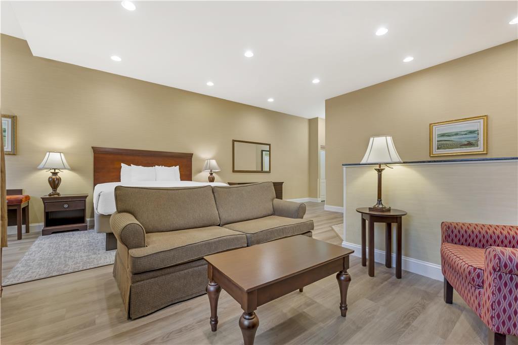 Best Western Plus Vineyard Inn & Suites - photo 38