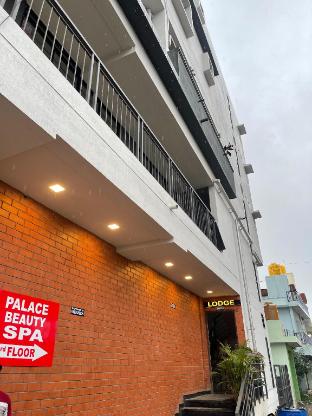 Lavish Hotel BG Lodge — 4-Star Luxury Hotel in Bengaluru, India