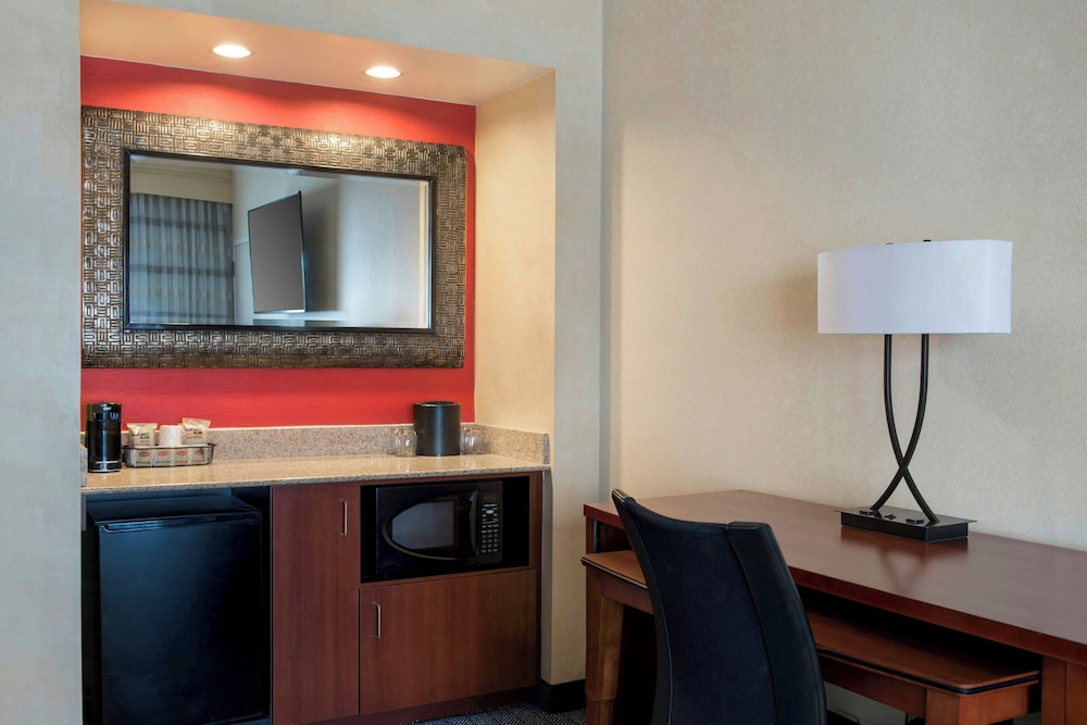 Courtyard by Marriott Mt. Laurel - photo 9