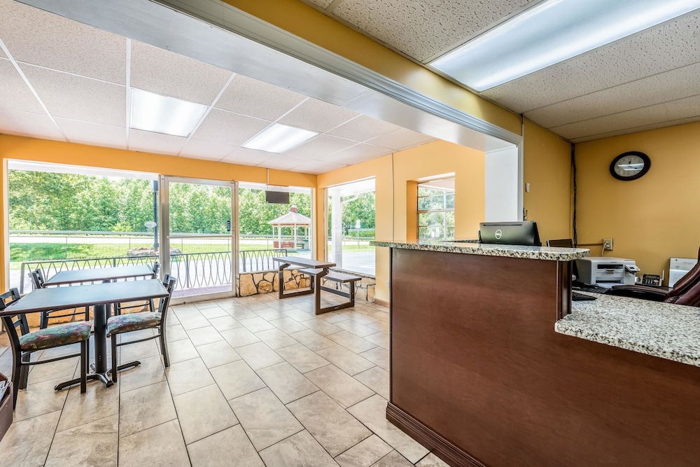 Americas Best Value Inn Franklin - photo 33