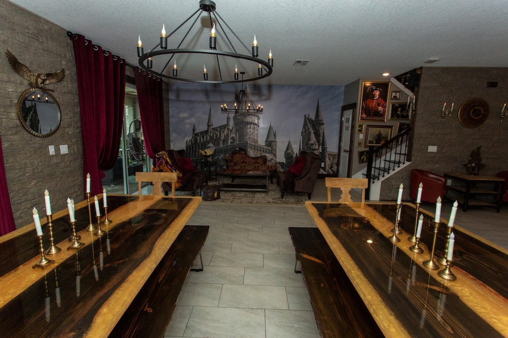 Magical Muggle Mansion Pool & Spa Sleeps 23 - photo 8