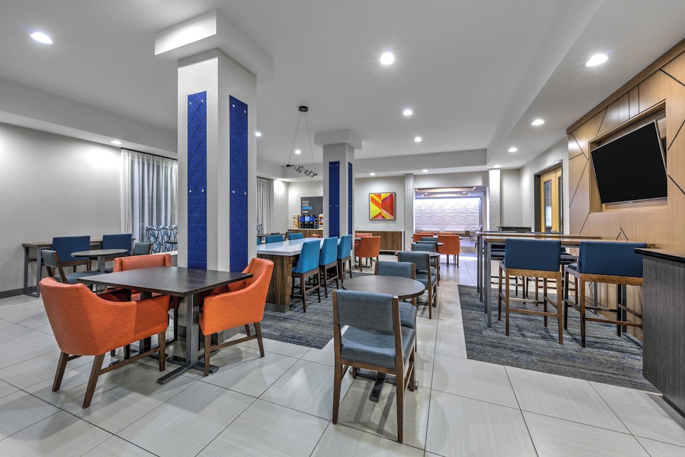 Holiday Inn Express & Suites Amarillo West by IHG - photo 41