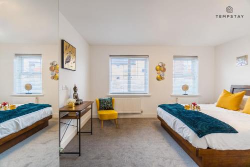 4BR Madejski Stadium Royal Berk Hosp By Tempstay