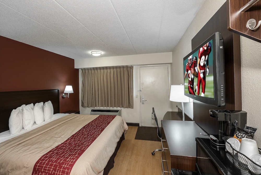 Red Roof Inn Toledo Maumee - photo 12