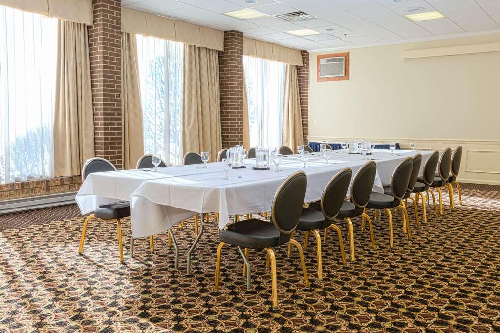 Park Inn by Radisson Sharon - photo 27