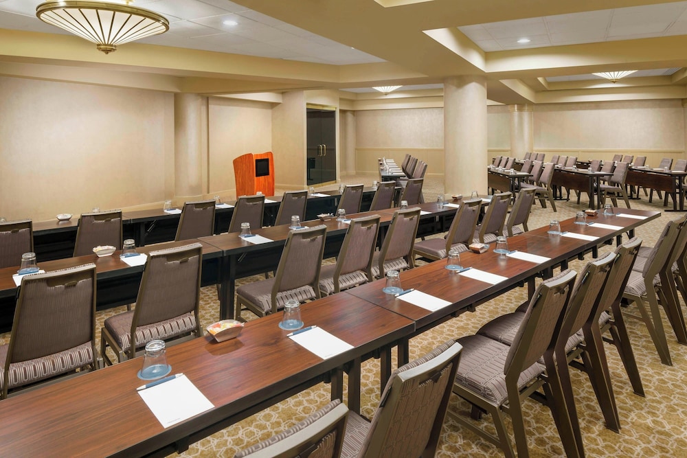 Sheraton Baltimore North Hotel - photo 35