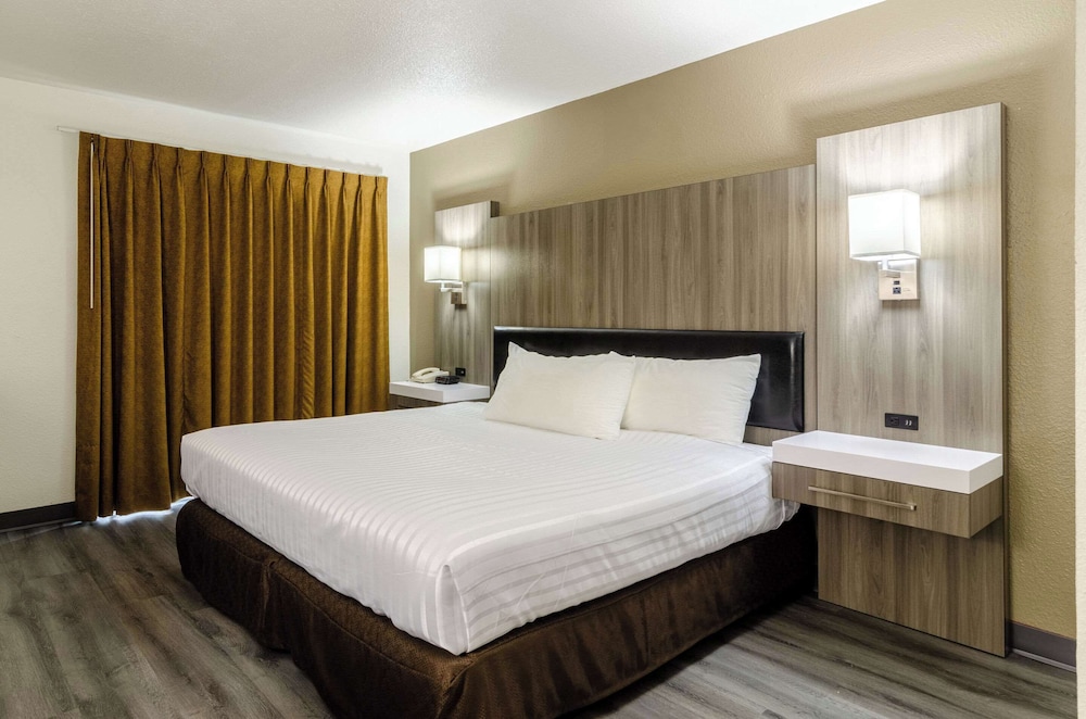 Rodeway Inn Enumclaw Mount RainierCrystal Mountain - photo 13