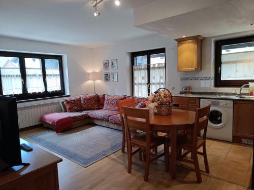 Inmocyma Verdiblanco Familias Valle de Benasque in Benasque, Spain