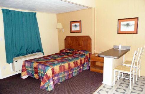 Interstate Motel - photo 13