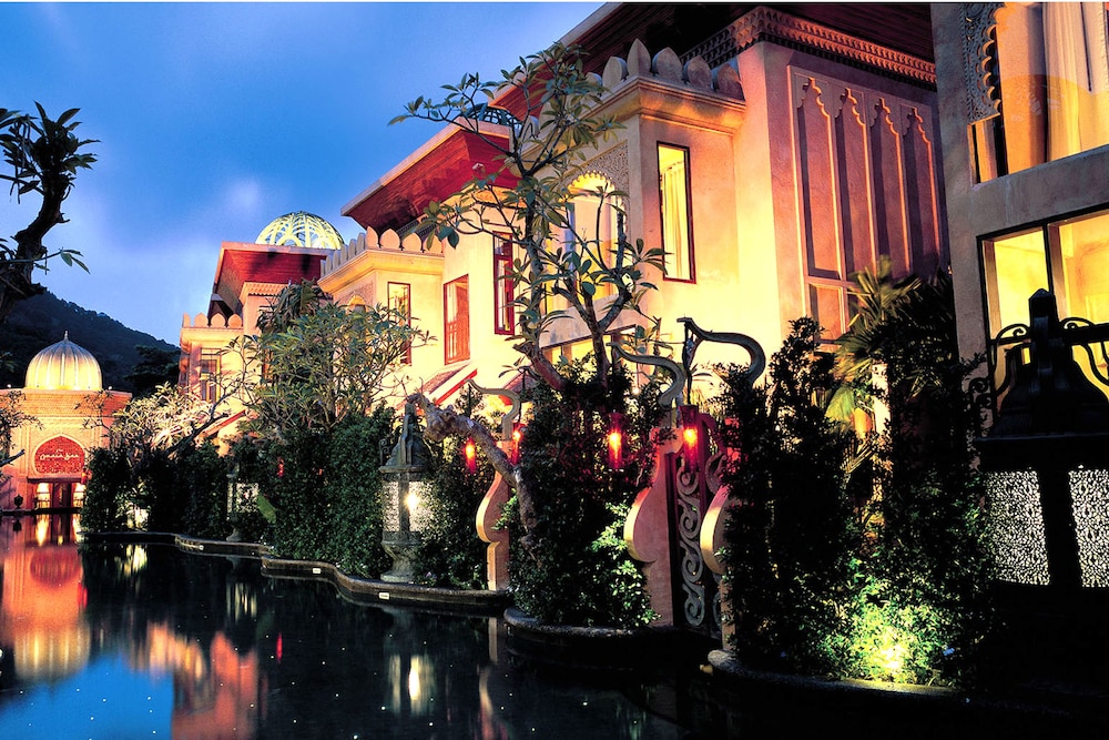 The Baray Villa — 5-Star Luxury Hotel in Phuket, Thailand
