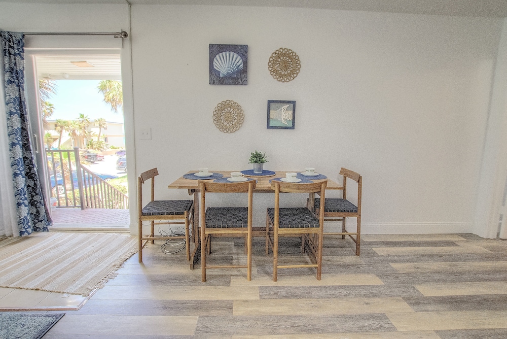 Daytona Shores Inn & Suites - photo 25