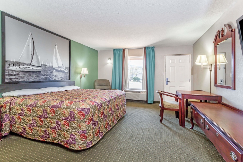 Super 8 by Wyndham Marianna I 10 - photo 26