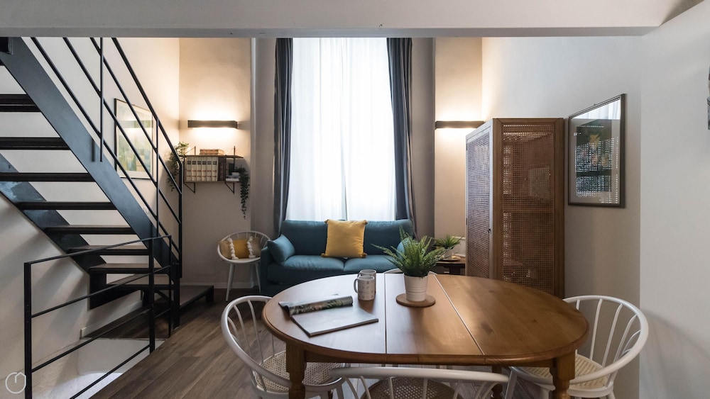 Chavez 2 — 4-Star Luxury Hotel in Milan, Italy