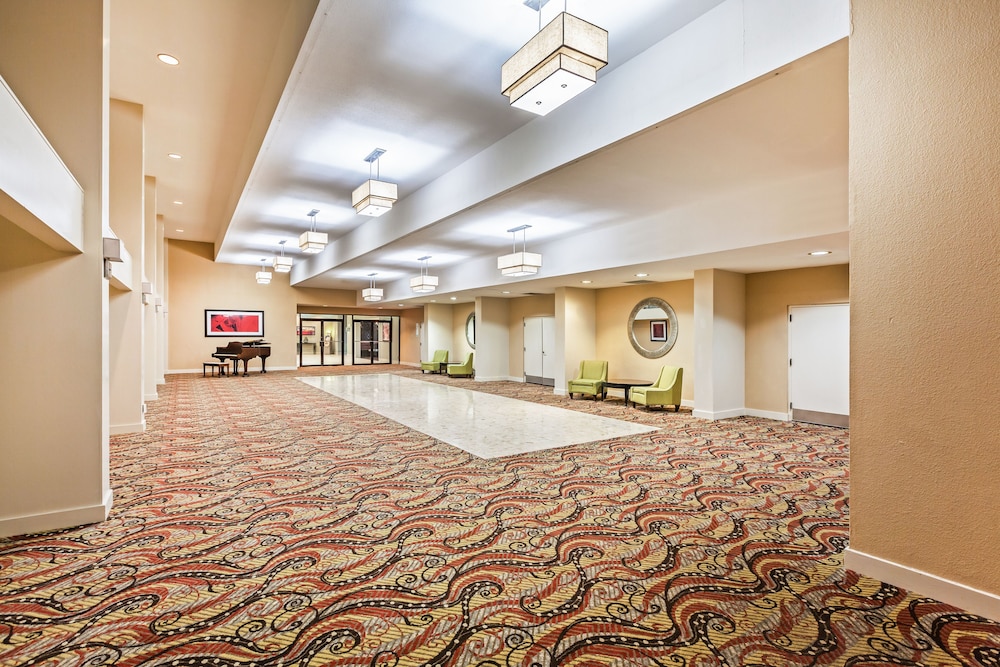 Holiday Inn Tyler Conference Center by IHG - photo 48