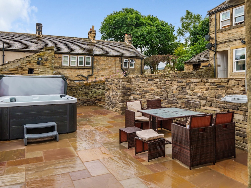 The Barn - carbon neutral hotel in Holmfirth
