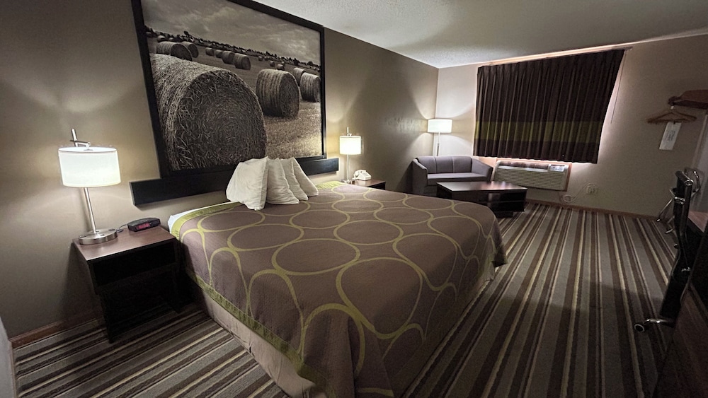 Super 8 by Wyndham Gilman - photo 15