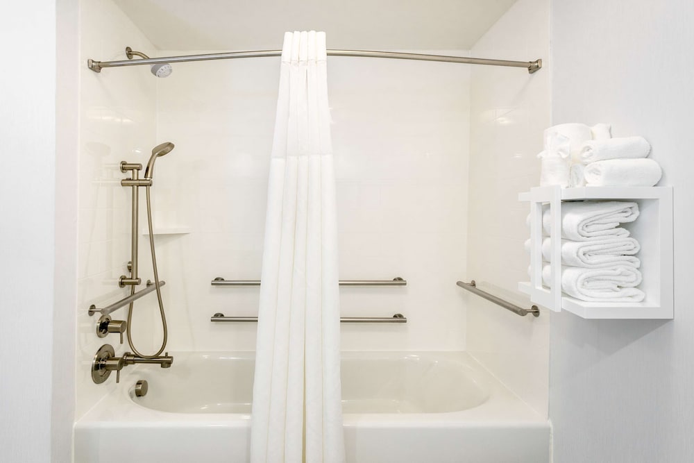 Hampton Inn & Suites Nashville Green Hills - photo 20