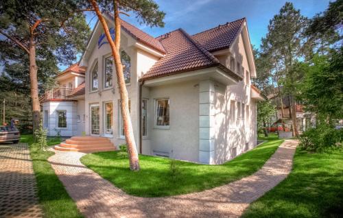 1 Bedroom Cozy Apartment In Pobierowo — 4-Star Luxury Hotel in Pobierowo, Poland