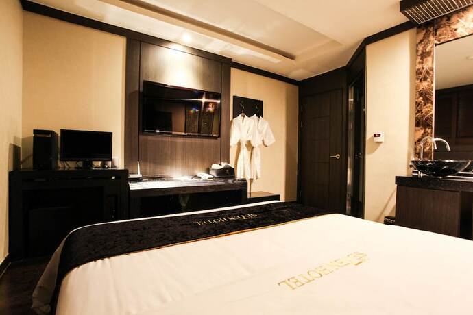 Yeoju Seven in Yeoju, South Korea