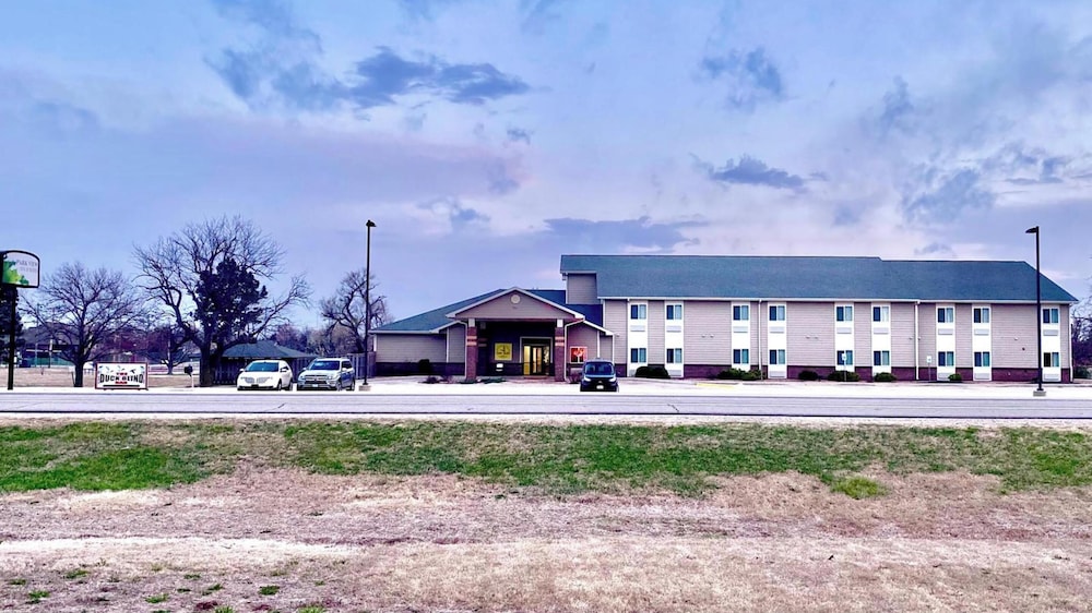 Park View Inn & Suites Hoisington - photo 60