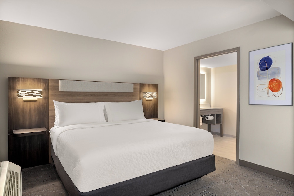 Holiday Inn Express Fayetteville Fort Bragg by IHG - photo 17