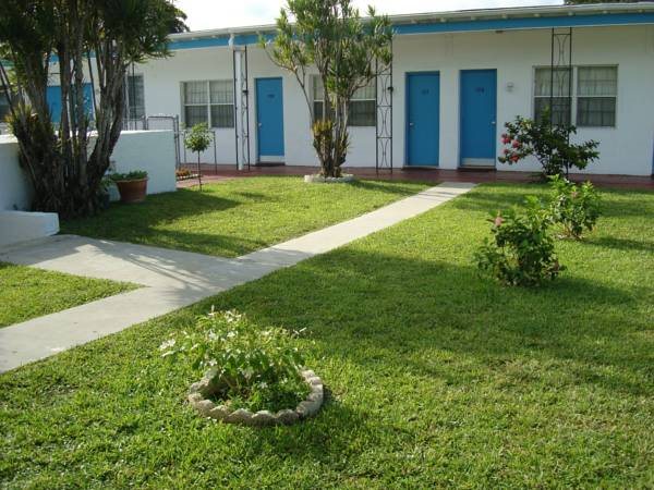 Sun and Surf Inn — hotel in North Miami