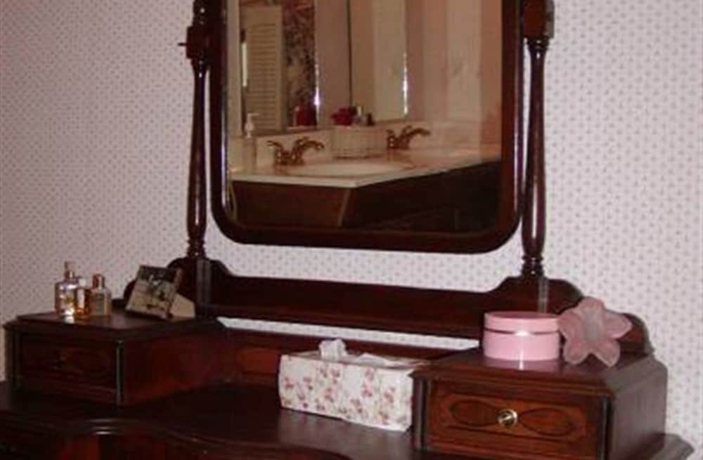 The Inn on the Horse Farm - photo 11