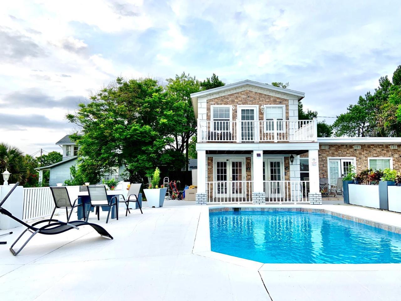 2 Bedroom Apartment — 4-Star Luxury Hotel in Auburndale, United States