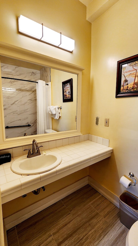Santa Paula Inn - photo 28