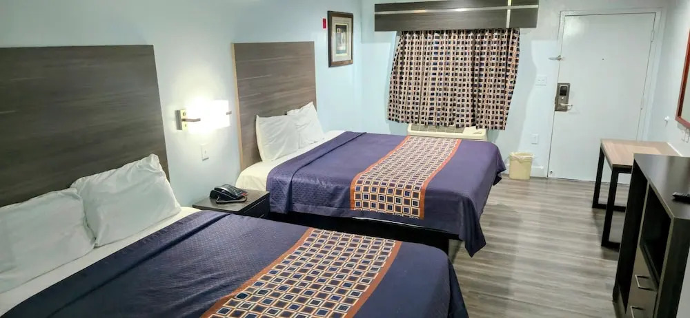 Scottish Inns and Suites East Sam Houston Pkwy - photo 9
