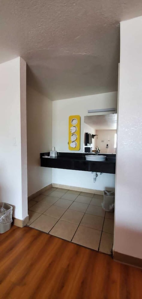 Motel 6 Memphis Graceland - photo 4