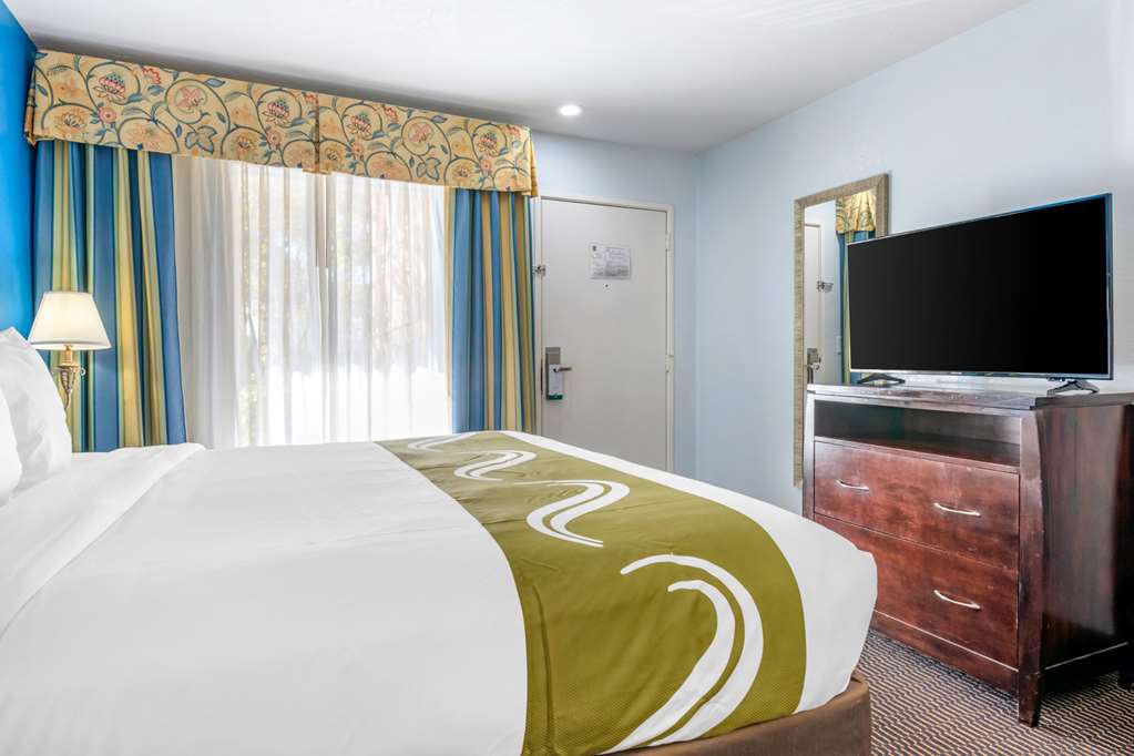 Quality Inn Sarasota North Near Lido Key Beach - photo 22