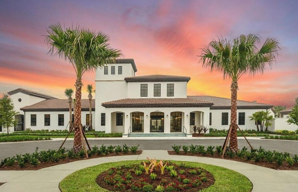 Townhome W private Pool & Free On site Water Park - photo 27
