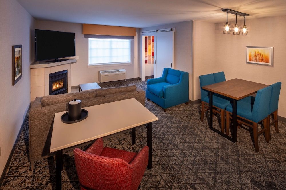 Hampton Inn Pullman - photo 15