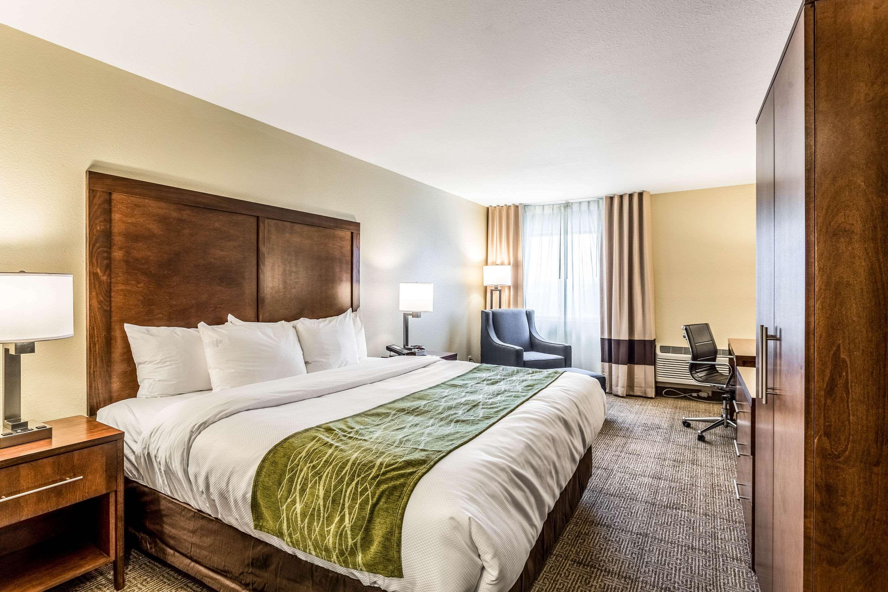 Comfort Inn & Suites Albuquerque Downtown - photo 14