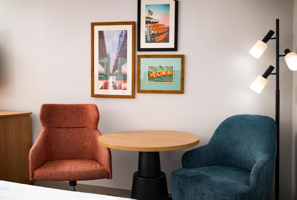 Hampton Inn & Suites La Crosse Downtown - photo 13