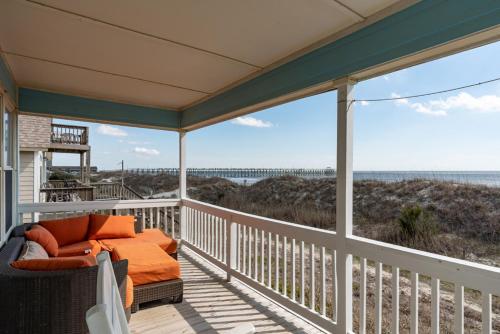 Mead Us At The Pier by Oak Island Accommodations - photo 4