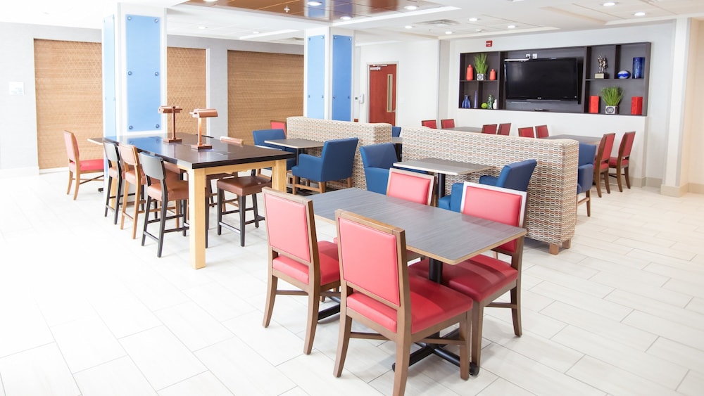 Holiday Inn Express & Suites Knoxville Farragut by IHG - photo 71