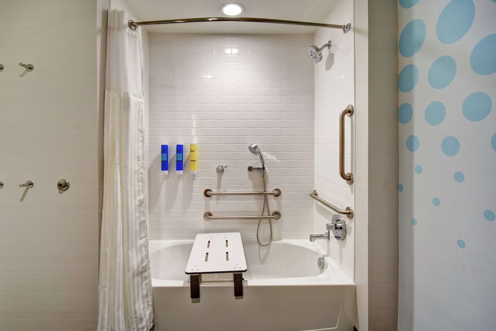 Tru by Hilton Raleigh Durham Airport - photo 18
