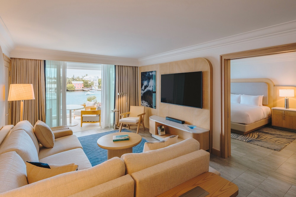 Hamilton Princess Fairmont Gold Experience in Hamilton, Bermuda