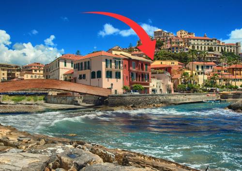 Ampio Loft Con Wi Fi a 50 Metri Dal Mare — 4-Star Luxury Hotel in Imperia, Italy