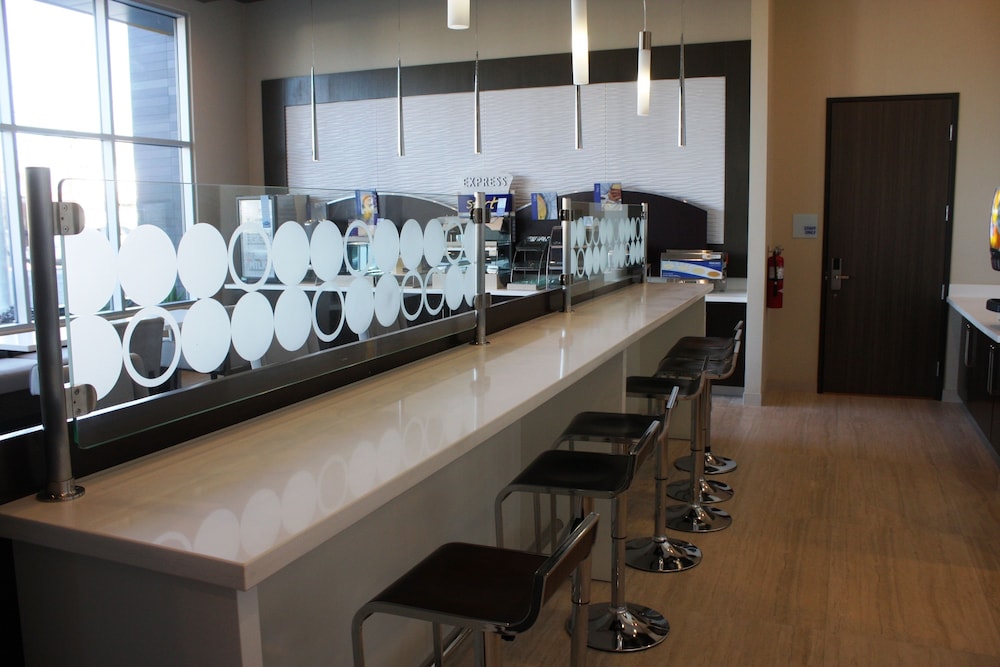 Hampton Inn by Hilton North Hollywood - photo 34