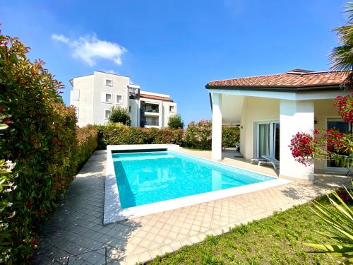 Villa Daniela Apt B — 4-Star Luxury Hotel in Iesolo, Italy
