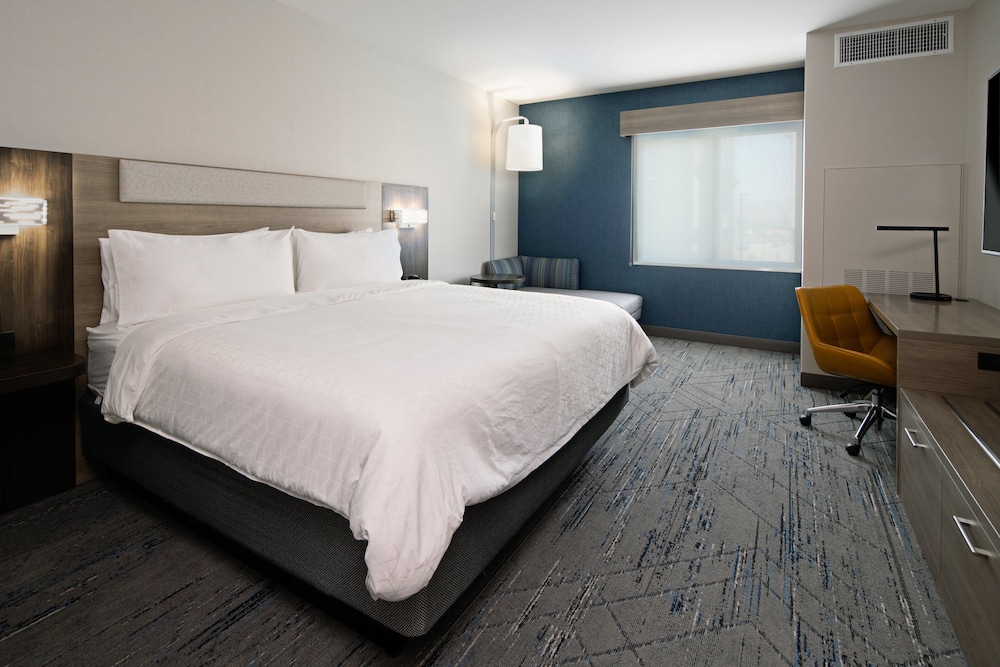 Holiday Inn Express & Suites Valencia Santa Clarita by IHG - photo 12
