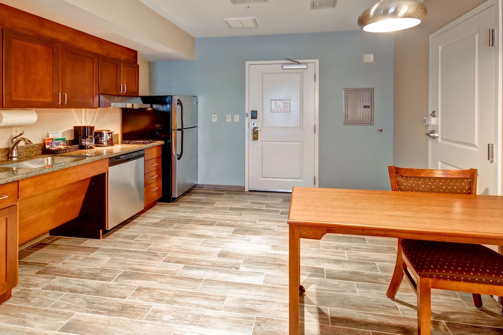 Homewood Suites by Hilton Greeley - photo 10